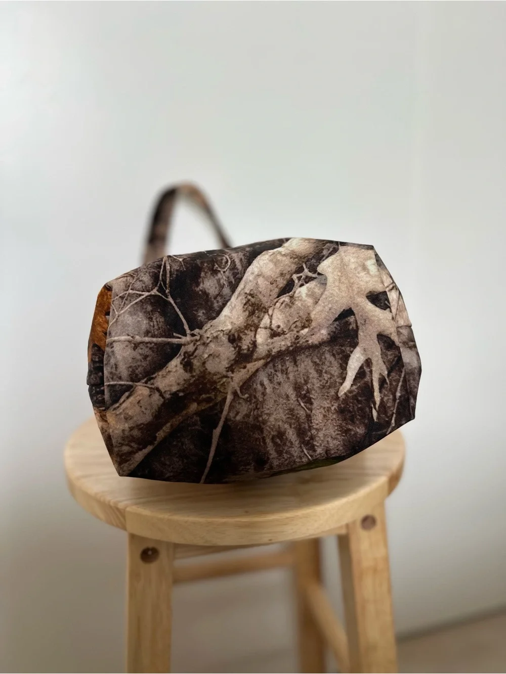 BAGGU Photo Forest Camo Print Small Nylon Sling Bag (like new!) - Picture 5 of 9